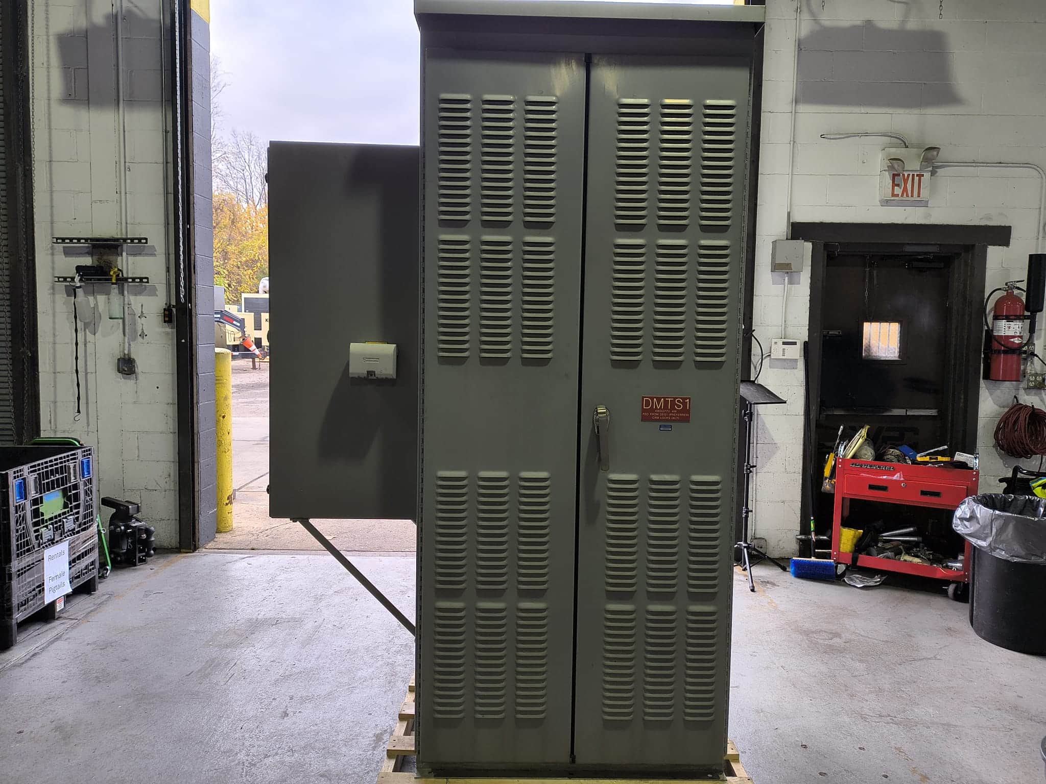 Used 1600 Amp ASCO G03NTSB31600NGXM Automatic Transfer Switch with Attached Docking Station