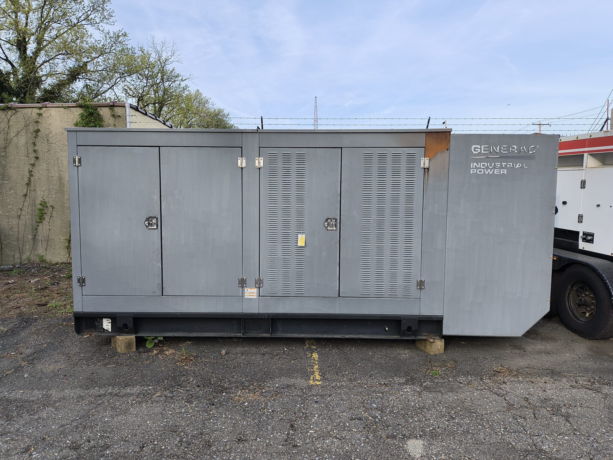 Used 300 kW Generac MG300 Natural Gas Generator