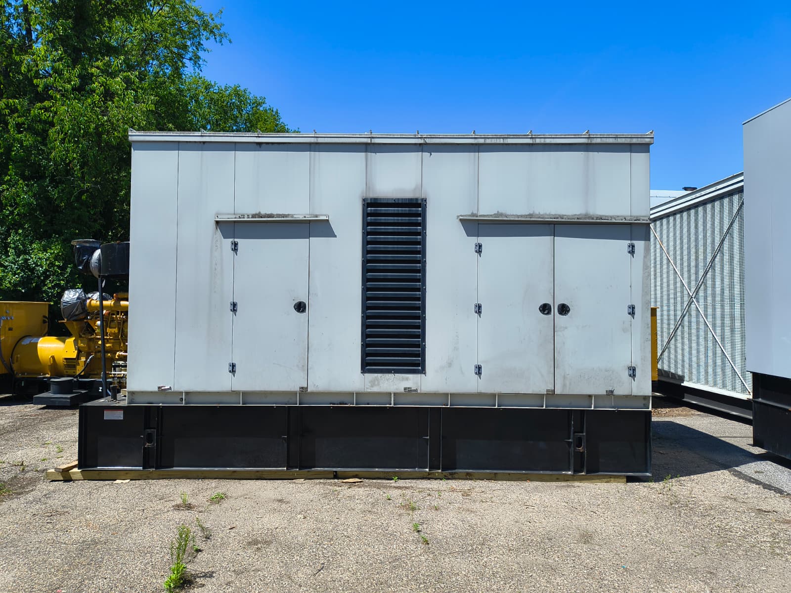 Used 1000 kW CAT C32 Diesel Generator